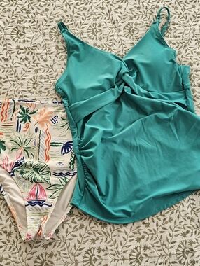 Old Navy Maternity Nursing Swim Suit With Tropical Highwaisted Bottoms